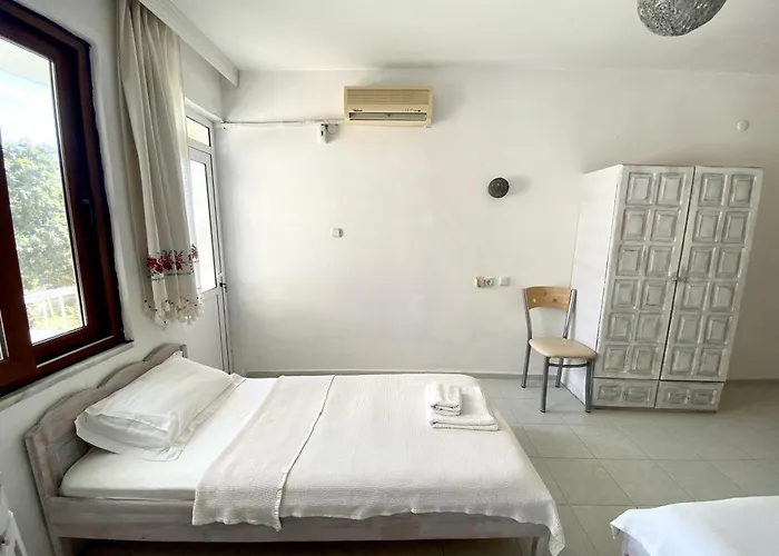 Akdeniz Otel Ekincik